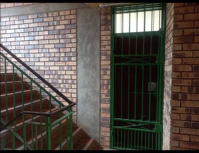 2 BEDROOM APARTMENT FOR SALE IN SUNNYSIDE